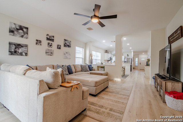 Image 14 of 34 For 13211 Regency Frst