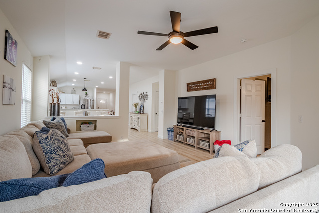 Image 15 of 34 For 13211 Regency Frst