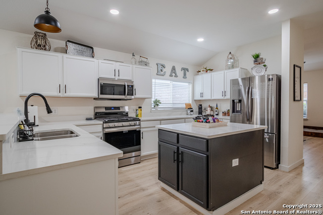 Image 8 of 34 For 13211 Regency Frst