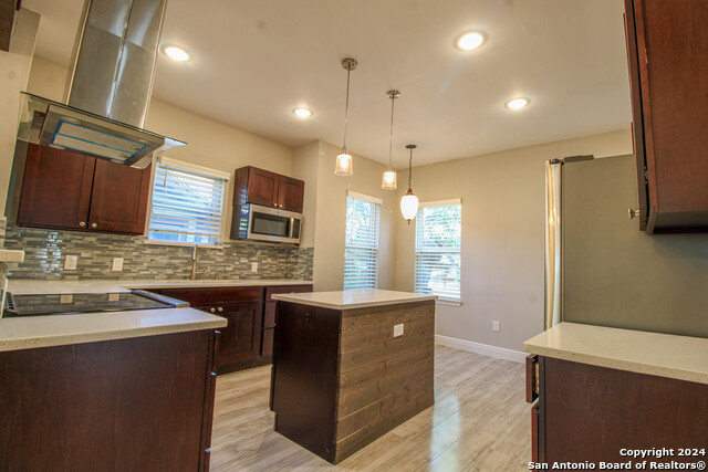 Image 12 of 38 For 931 Gramercy W