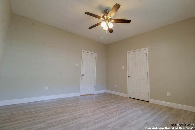 Image 19 of 38 For 931 Gramercy W