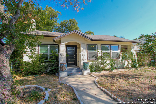 Image 2 of 38 For 931 Gramercy W