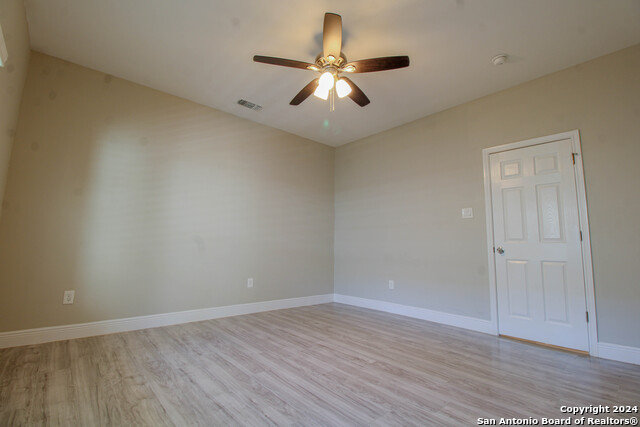 Image 20 of 38 For 931 Gramercy W