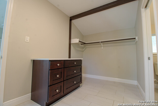 Image 29 of 38 For 931 Gramercy W