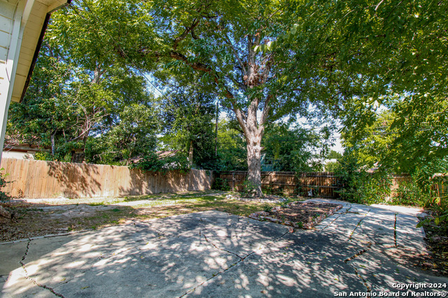 Image 38 of 38 For 931 Gramercy W