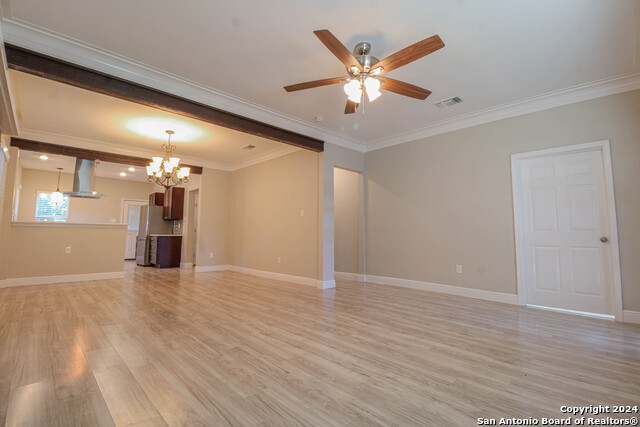 Image 6 of 38 For 931 Gramercy W