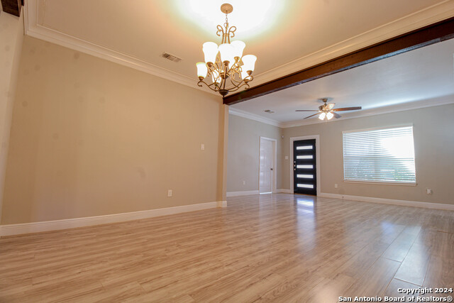 Image 8 of 38 For 931 Gramercy W