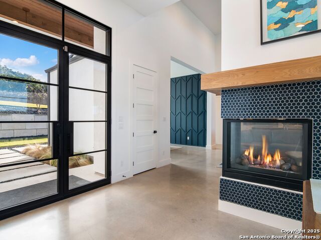 Image 5 of 62 For 10803 Nina Ridge