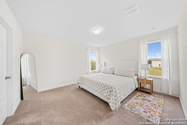 Image 18 of 36 For 10643 Military Drive W 33