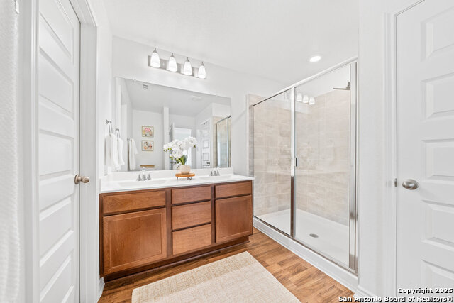 Image 21 of 36 For 10643 Military Drive W 33