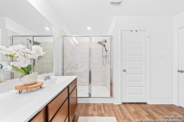 Image 22 of 36 For 10643 Military Drive W 33