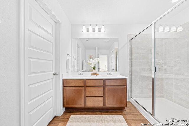 Image 23 of 36 For 10643 Military Drive W 33