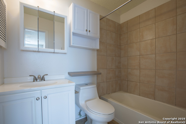 Image 15 of 25 For 7427 Rimhurst