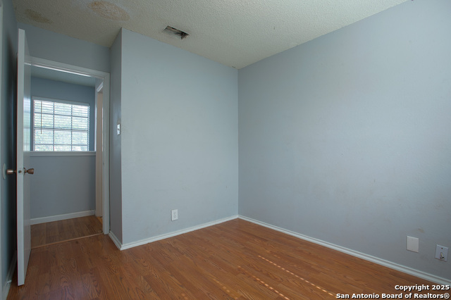 Image 19 of 25 For 7427 Rimhurst