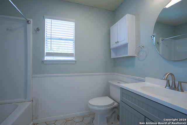 Image 20 of 25 For 7427 Rimhurst