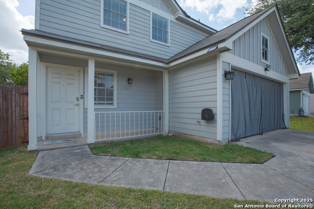 Image 3 of 25 For 7427 Rimhurst