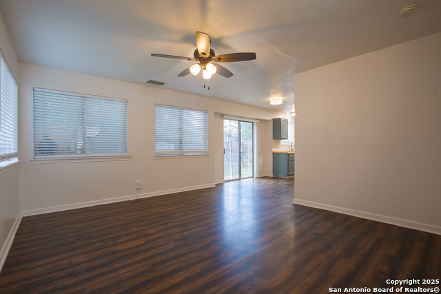 Image 4 of 25 For 7427 Rimhurst