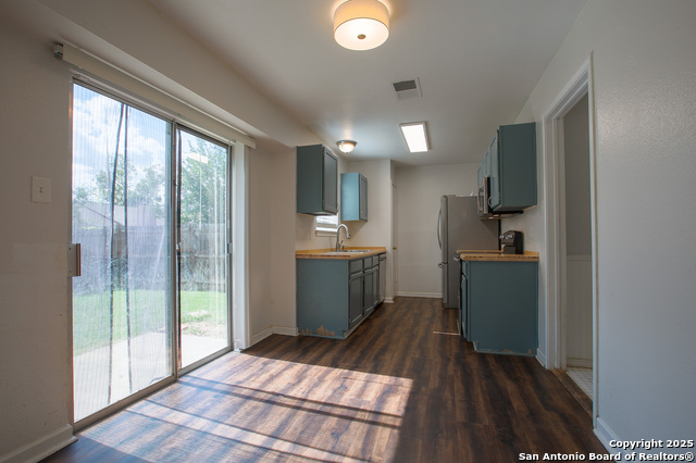 Image 7 of 25 For 7427 Rimhurst