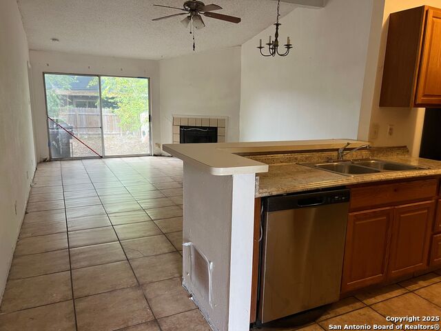 Image 4 of 11 For 5711 Lochmoor