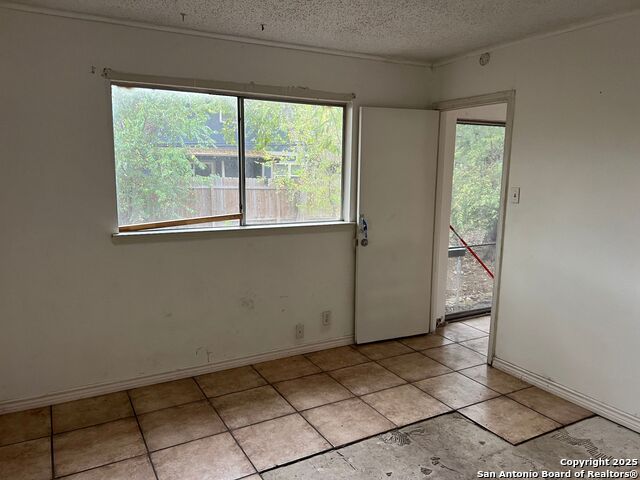 Image 8 of 11 For 5711 Lochmoor