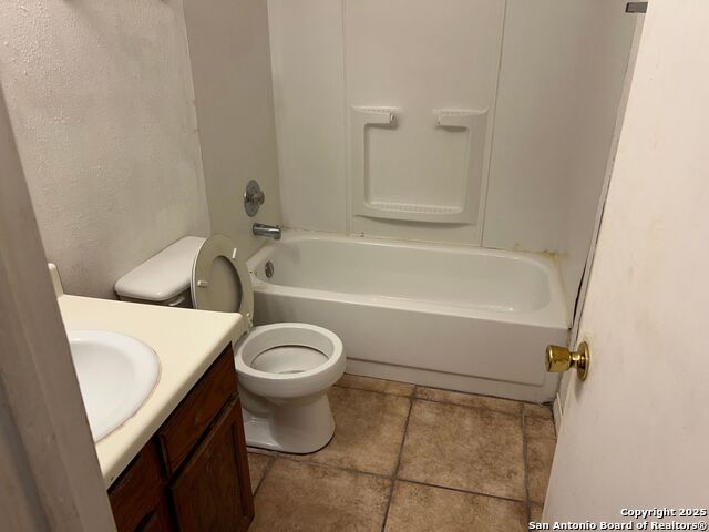 Image 9 of 11 For 5711 Lochmoor