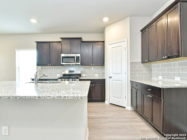 Image 13 of 72 For 31749 Acacia