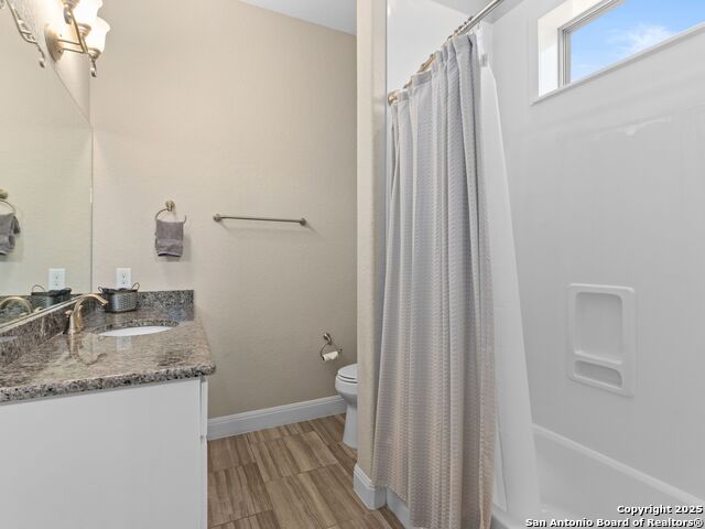 Image 21 of 40 For 1651 Lake Ridge Blvd