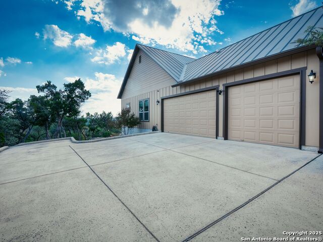 Image 28 of 40 For 1651 Lake Ridge Blvd