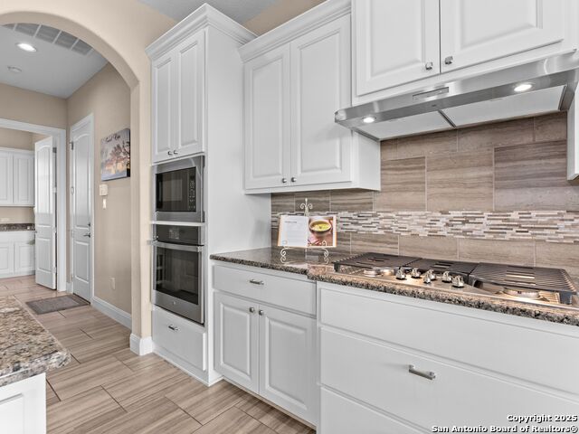 Image 5 of 40 For 1651 Lake Ridge Blvd