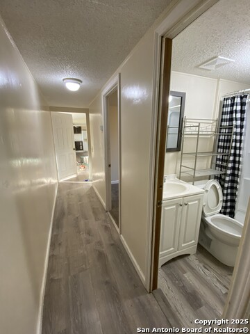 Listing photo id 17 for 125 Finch  