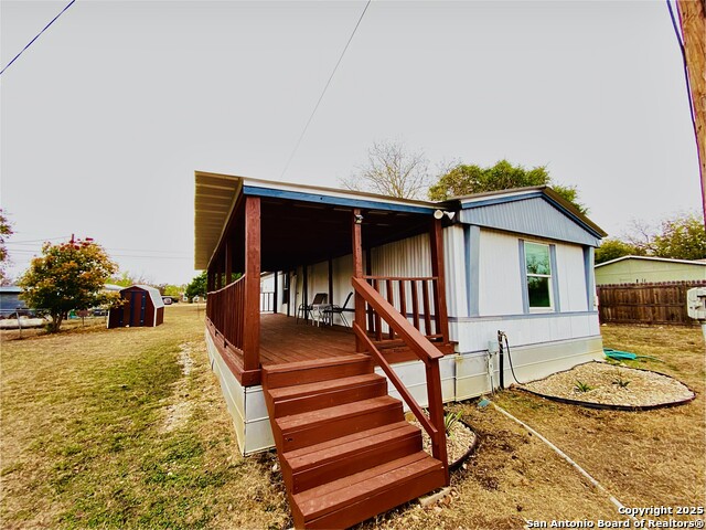 Listing photo id 4 for 125 Finch  