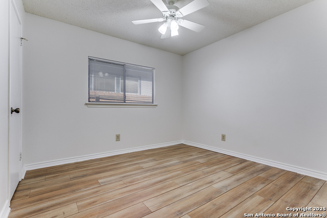 Image 12 of 17 For 9914 Sandbrook Hill