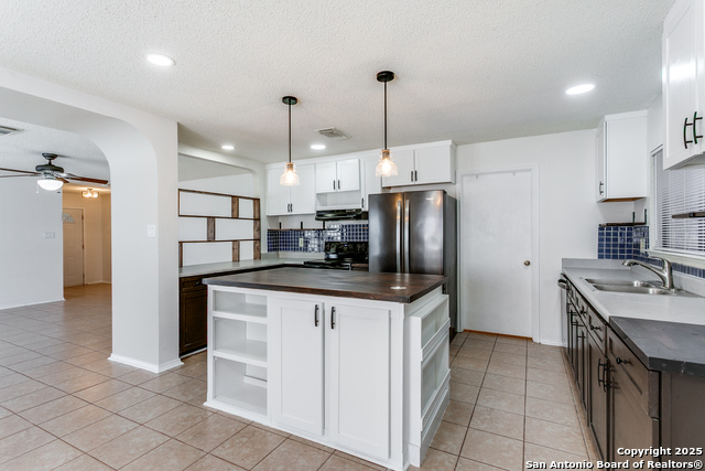 Image 8 of 17 For 9914 Sandbrook Hill