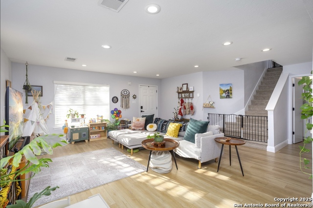 Image 2 of 17 For 7034 Elusive