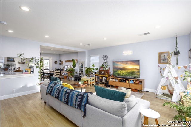 Image 4 of 17 For 7034 Elusive