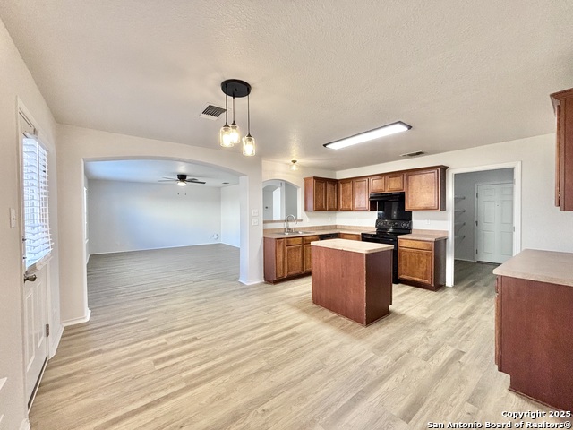 Image 7 of 24 For 6414 Royal