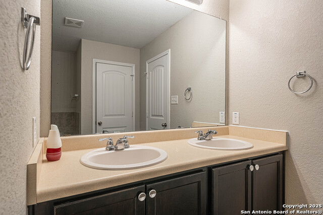 Listing photo id 15 for 7350 Sky Blue