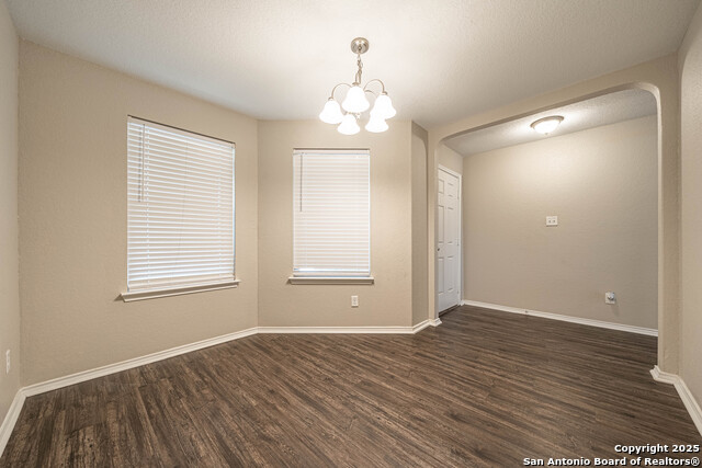 Listing photo id 4 for 7350 Sky Blue