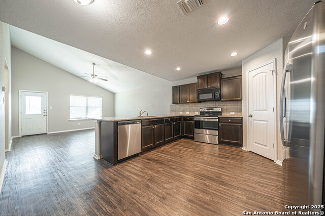 Listing photo id 5 for 7350 Sky Blue