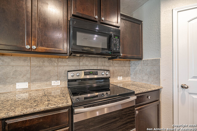 Listing photo id 7 for 7350 Sky Blue