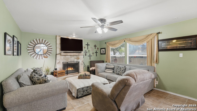 Image 14 of 41 For 9335 Overland Way