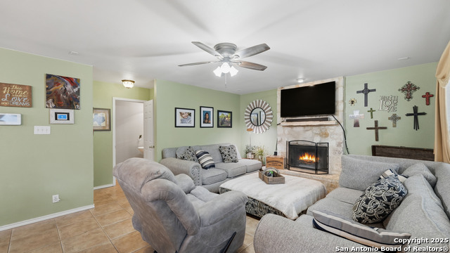 Image 15 of 41 For 9335 Overland Way