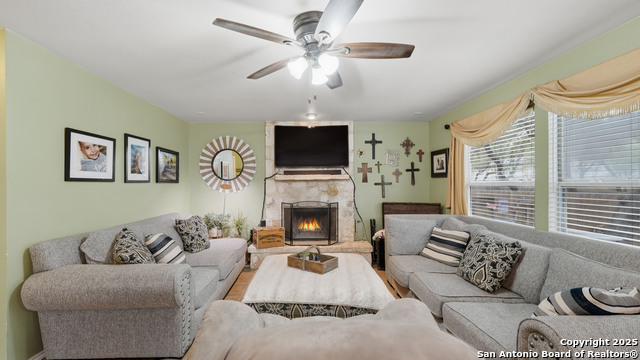 Image 17 of 41 For 9335 Overland Way