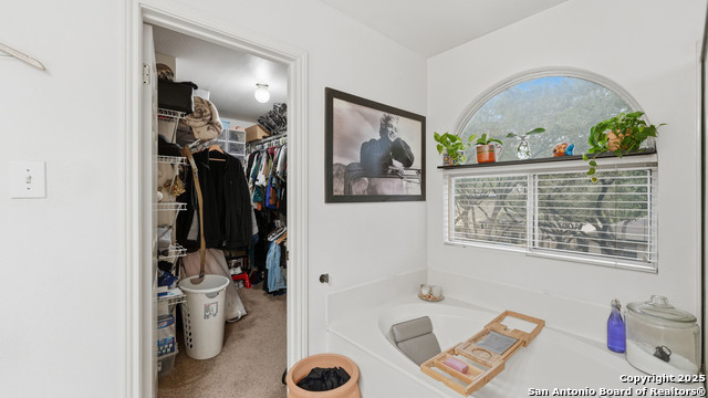 Image 25 of 41 For 9335 Overland Way