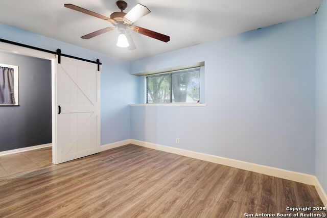 Image 8 of 17 For 800 Brooks Ave