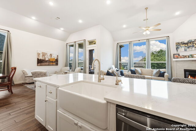 Image 15 of 44 For 120 Quiet Oak