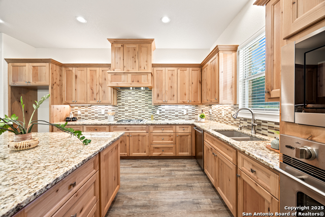 Image 27 of 63 For 1015 Broken Spoke