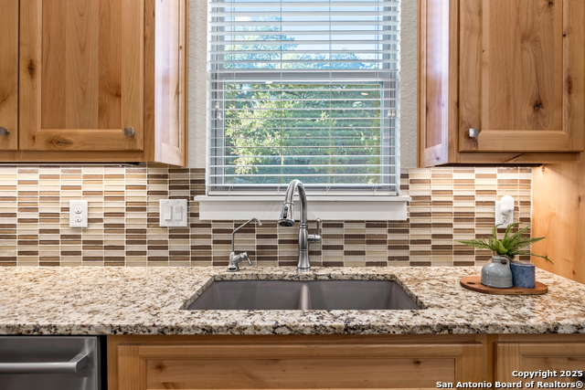 Image 29 of 63 For 1015 Broken Spoke