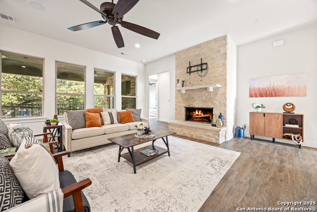 Image 3 of 63 For 1015 Broken Spoke