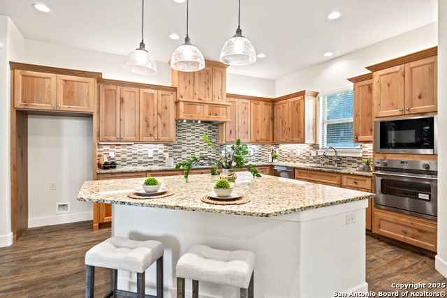 Image 4 of 63 For 1015 Broken Spoke